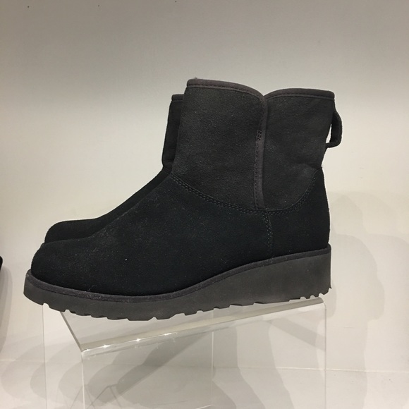 short black uggs